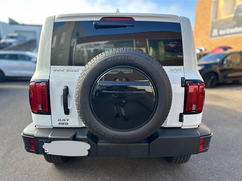 2025 GWM Tank 300 Ultra Hybrid Crystal White Automatic SUV62937625944322114