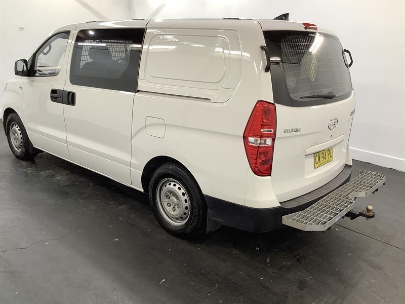 2019 Hyundai iLOAD TQ4 MY19 3S Liftback Creamy White 5 Speed Automatic Van62937625311490112