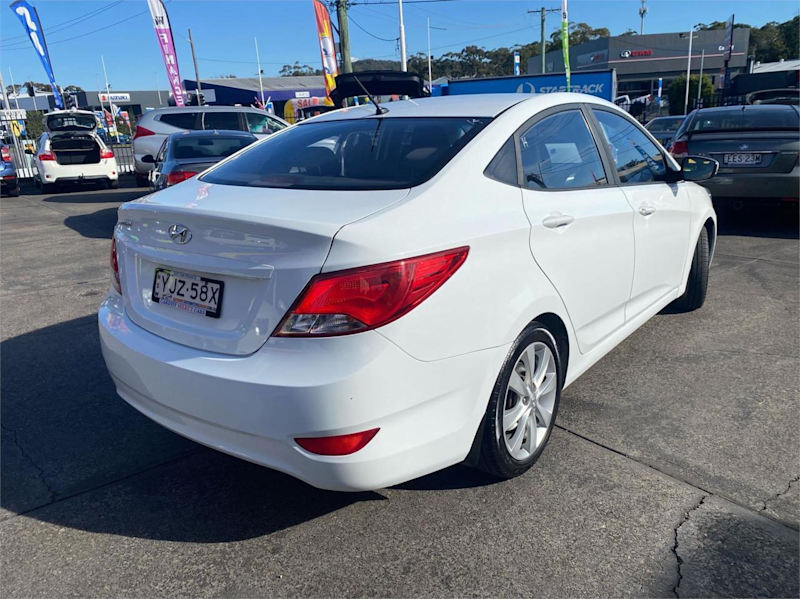 2016 Hyundai Accent RB3 MY16 Active White 6 Speed CVT Auto Sequential Sedan62935684727426112
