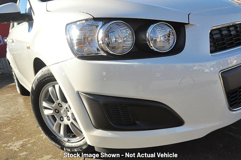 2015 Holden Barina TM MY16 CD White 6 Speed Automatic Sedan62937623591299111
