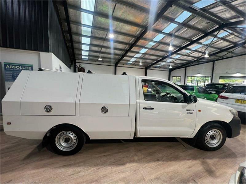 2015 Toyota Hilux TGN16R MY14 Workmate 4x2 Solid White 5 Speed Manual Cab Chassis62940490327810111