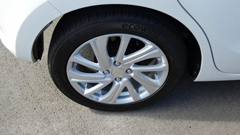 2023 Suzuki Swift AZ Series II GL Navi White Continuous Variable Hatchback62934698313475113
