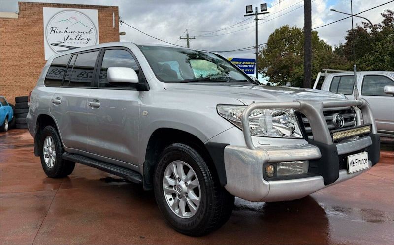 2008 Toyota Landcruiser VDJ200R Sahara (4x4) Silver 6 Speed Automatic Wagon629337125283851129