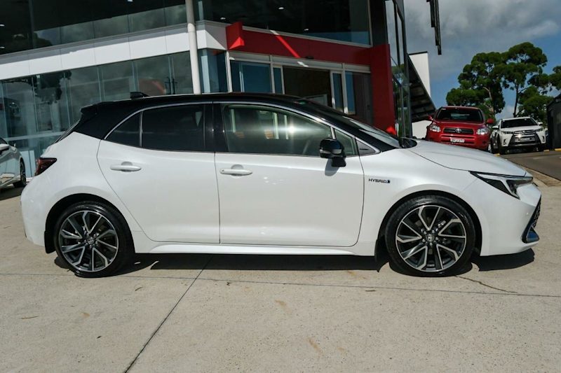2023 Toyota Corolla ZWE219R ZR E-CVT Hybrid Frosted White - Black Roof 1 Speed Constant Variable62882725767427113