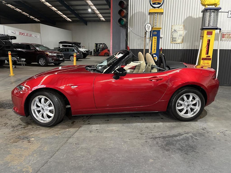 2015 Mazda MX-5 K Red 6 Speed Manual Roadster62933707754626113