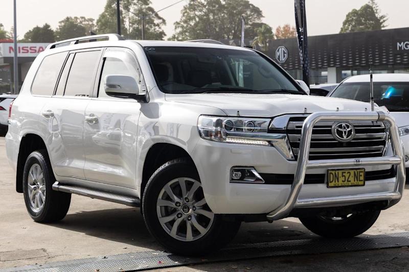 2020 Toyota Landcruiser VDJ200R VX White 6 Speed Sports Automatic Wagon62934703097346110