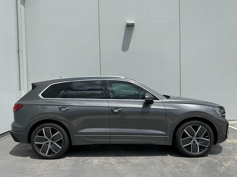 2024 Volkswagen Touareg RC MY24 210TDI Tiptronic 4MOTION R-Line Silicon Grey Metallic 8 Speed62934704471811113