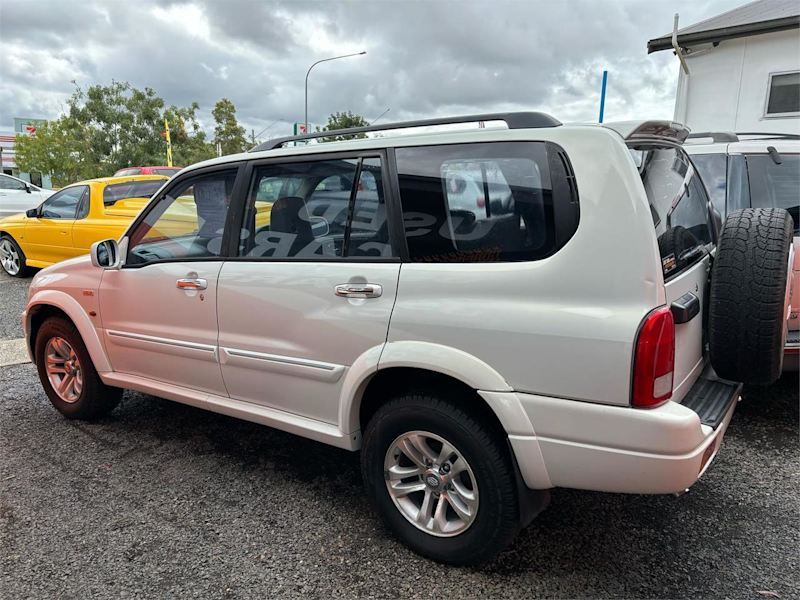 2003 Suzuki XL-7 JA627 (4x4) White 5 Speed Manual Wagon62936658023298114