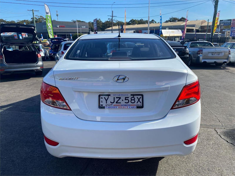 2016 Hyundai Accent RB3 MY16 Active White 6 Speed CVT Auto Sequential Sedan62935684727426113