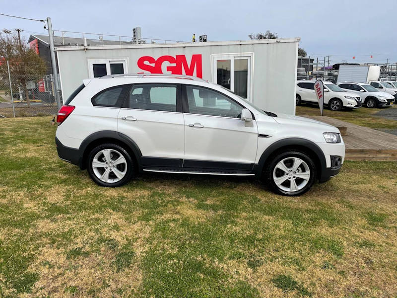 2014 Holden Captiva LTZ 7 AWD Wagon-Located at ARMIDALE in the NSW Northern Tablelands halfway betwe62939538034818112
