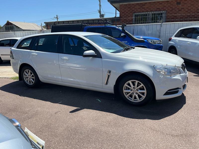 2014 Holden Commodore EVOKE VF White Automatic Wagon62886406882691113