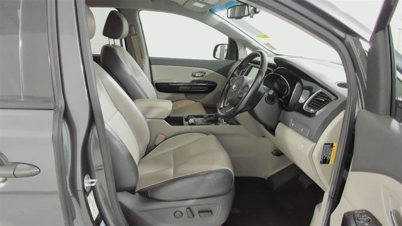 2015 Kia Carnival YP MY15 SLi Graphite 6 Speed Automatic Wagon62934706284290114