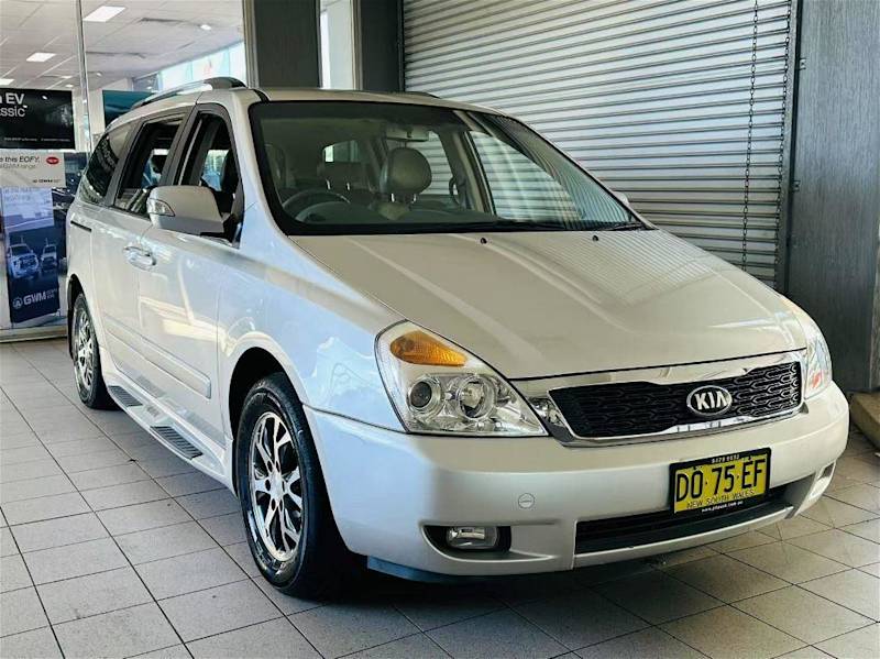 2013 Kia Grand Carnival VQ MY14 SLi Silver 6 Speed Automatic Wagon62932715071617111