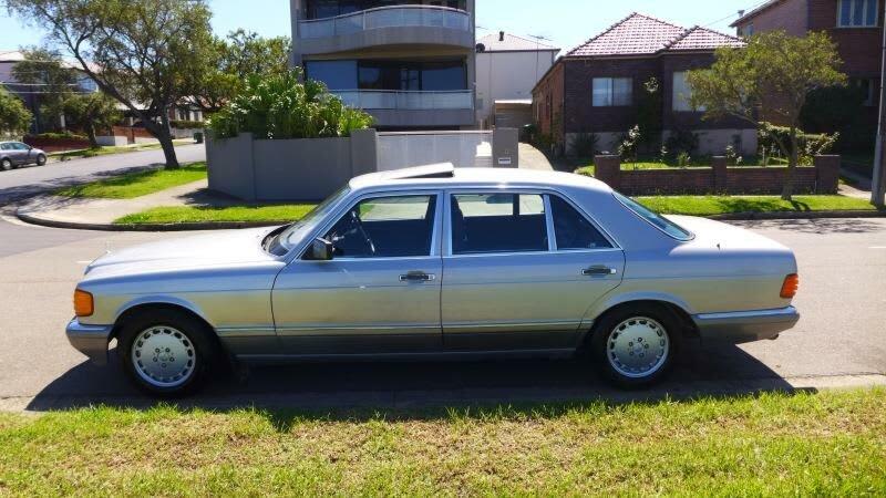 1990 Mercedes-Benz 420 SEL Metallic Silver 4 Speed Automatic Sedan62938583986947112