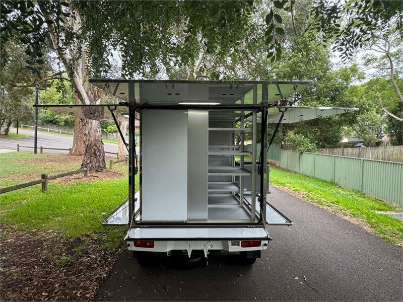2016 Daihatsu Hijet DAIHATSU HIJET 2016 4WD FOOD CARRIER White Automatic FOOD TRUCK62933711864707114