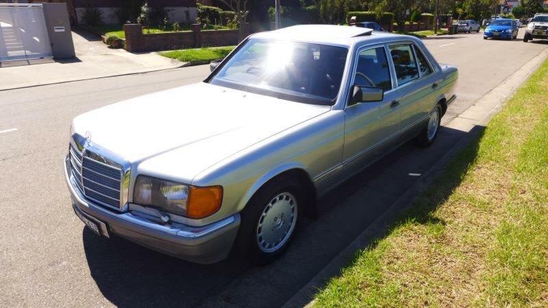 1990 Mercedes-Benz 420 SEL Metallic Silver 4 Speed Automatic Sedan62938583986947114