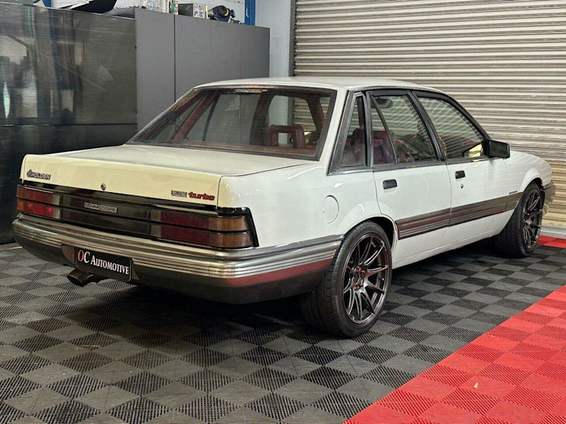 1986 Holden Commodore VL SL White 5 Speed Manual Sedan62882733186177113