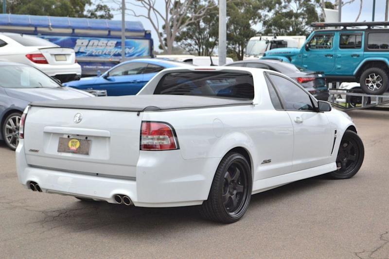 2015 Holden Ute VF MY15 SS V Redline Ute Extended Cab 2dr Spts Auto 6sp 632k Heron White62933708460034111