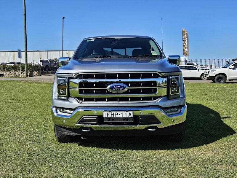 2023 Ford F150 2023MY Lariat Pickup Crew Cab SWB 4x4 Silver 10 Speed Automatic Utility62934695578754112