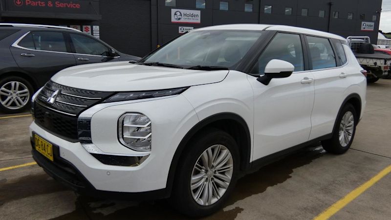 2022 Mitsubishi Outlander ZM MY23 ES 7 Seat (2WD) White 8 Speed CVT Auto 8 Speed Wagon62934702075011112