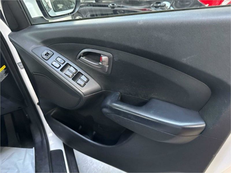 2015 Hyundai ix35 LM Series II Active (FWD) White 6 Speed Automatic Wagon62935681148930113