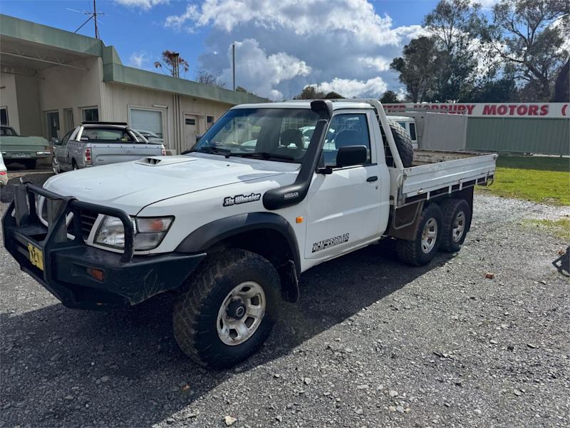 2000 Nissan Patrol GU DX (4x4) White 5 Speed Manual 4x4 Leaf Cab Chassis62937622189569111
