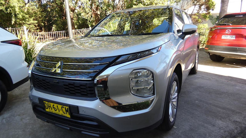 2022 Mitsubishi Outlander ZM MY22.5 ES 7 Seat (2WD) Silver 8 Speed CVT Auto 8 Speed Wagon62935687764993112