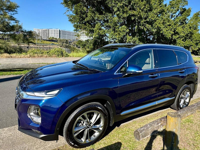 2018 Hyundai Santa Fe Blue Automatic Wagon62936663925123112
