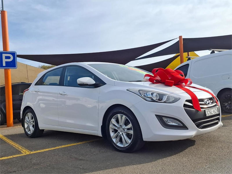 2013 Hyundai i30 GD2 MY14 Trophy White 6 Speed Sports Automatic Hatchback62935688241410110
