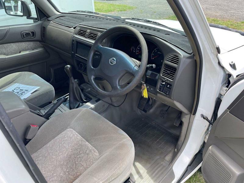 2011 NISSAN PATROL DX (4x4) MY11 UPGRADE --Located at ARMIDALE in the NSW Northern Tablelands halfwa62935680073219113