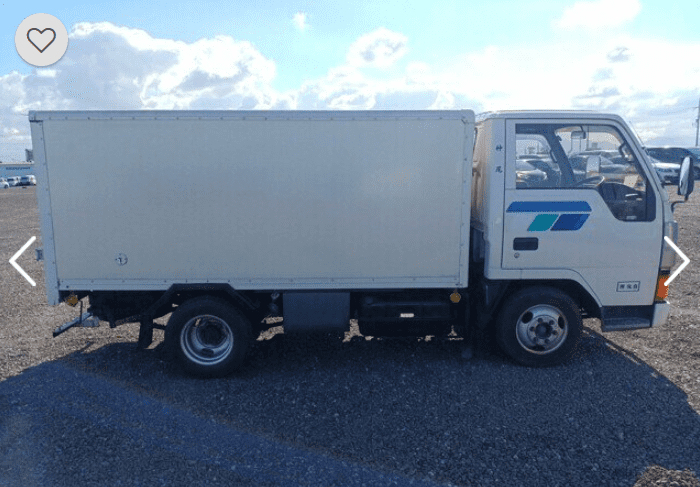 Mitsubishi Canter FREEZER TRUCK, super low kms, 5-speed, aircon, fridge/freezer!!! Car License62935684295938113