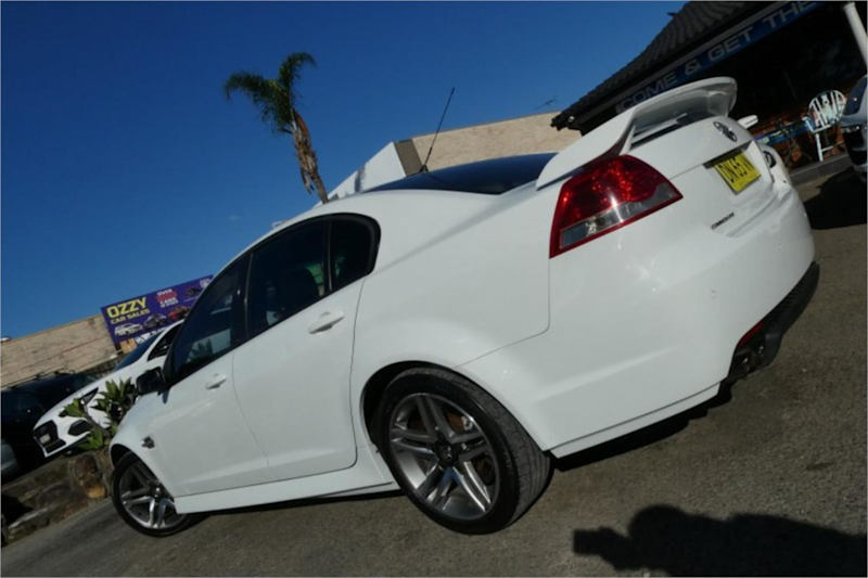 2007 Holden Commodore VE SS White 6 Speed Automatic Sedan62885349334403114