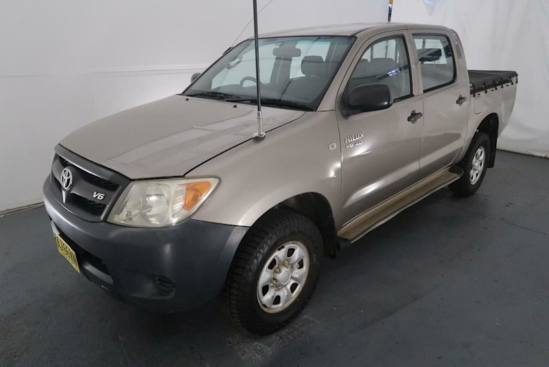 2006 Toyota Hilux GGN25R MY05 SR Bronze 5 Speed Automatic Utility62882764457090112