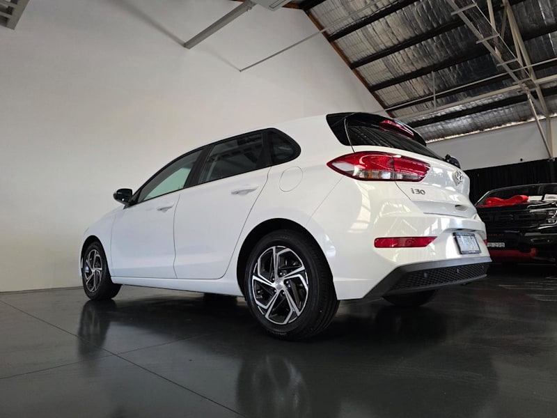 2022 Hyundai i30 i30 PD.V4 MY22 Hatchback 5dr Spts Auto 6sp 2.0i White Automatic Hatchback62933713390083112