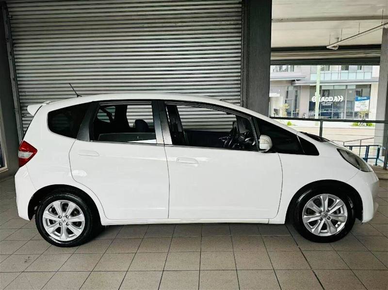 2011 Honda Jazz GE MY12 GLi White 5 Speed Automatic Hatchback62933704380417114