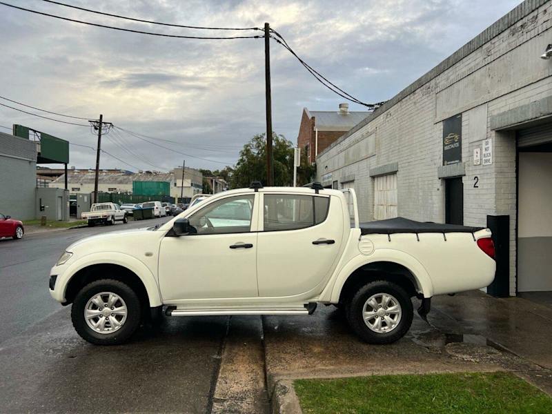 MITSUBISHI TRITON GLX (4x4) MN MY1563437623101186114