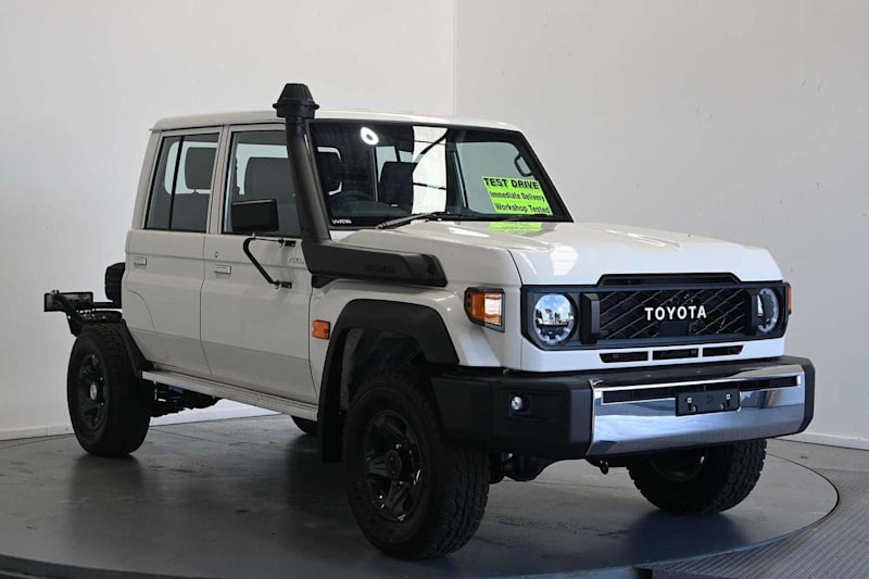 2025 Toyota Landcruiser Vdjl79R GXL Double Cab White 5 Speed Manual Cab Chassis62933707115777111