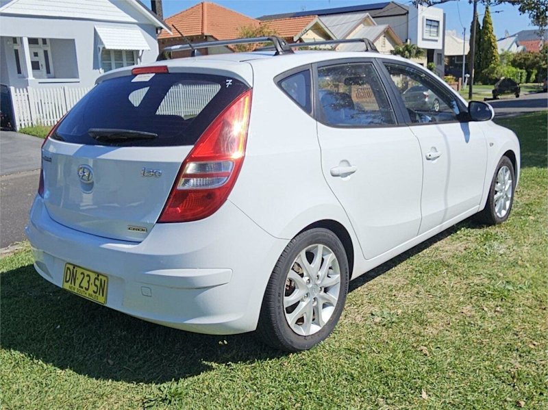2009 Hyundai i30 FD MY09 SLX 1.6 CRDi 4 Speed Automatic Hatchback62885349861250114