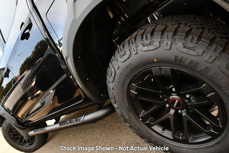 2025 Isuzu D-MAX RG MY24 BLADE Crew Cab Moonstone White 6 Speed Sports Automatic Utility62932713063555113