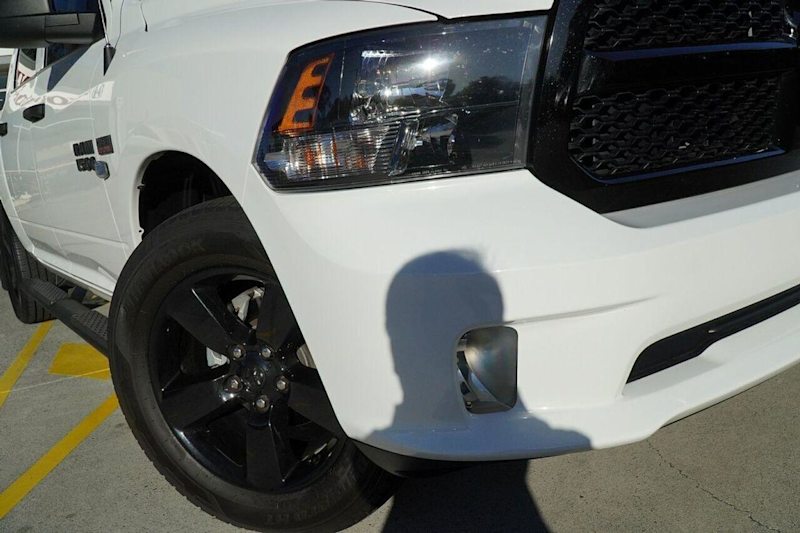 2023 Ram 1500 DS MY23 Express Crew Cab SWB White 8 Speed Automatic Utility62934700462721111