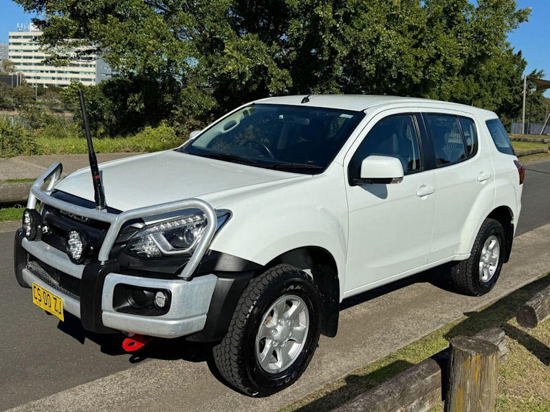 2019 Isuzu MU-X White Automatic Wagon62933711928961112