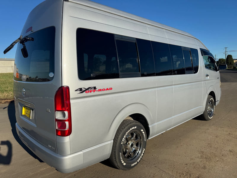 2007 *4WD* TOYOTA HIACE SLWB 2.7 petrol auto, 88 kms! 4x462935684530305111