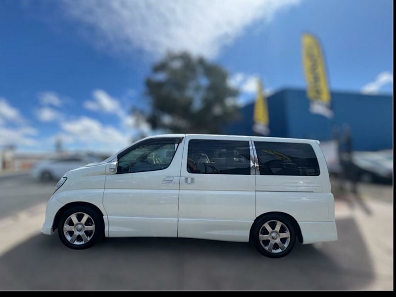 2006 Nissan El Grande White Automatic PASSENGER VAN62937624199681114