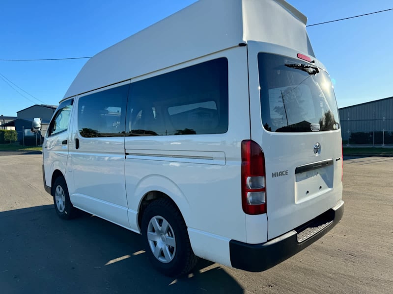2018 TOYOTA Hiace LWB ***4WD!!!*** super high roof! Diesel 2.8 auto!62935683423489113