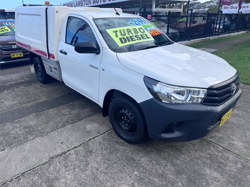 2017 Toyota Hilux GUN122R MY17 Workmate White 5 Speed Manual Cab Chassis62882736342273110
