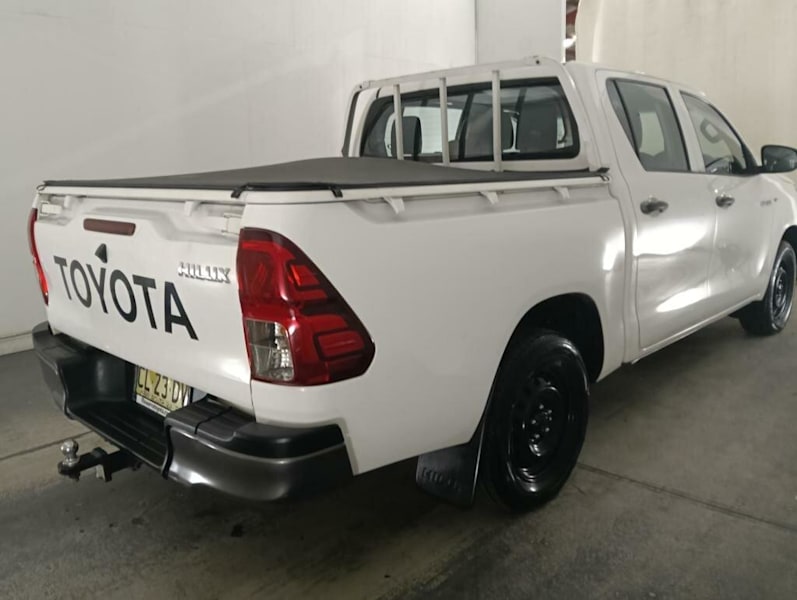 2017 Toyota Hilux TGN121R Workmate Double Cab 4x2 White 6 Speed Sports Automatic Utility62935689354497112