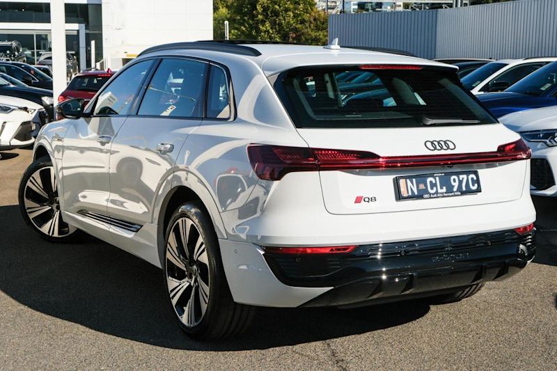 2024 Audi Q8 E-Tron GE MY24 55 e-quattro Launch Edition White 1 Speed Reduction Gear Wagon62933708886529113