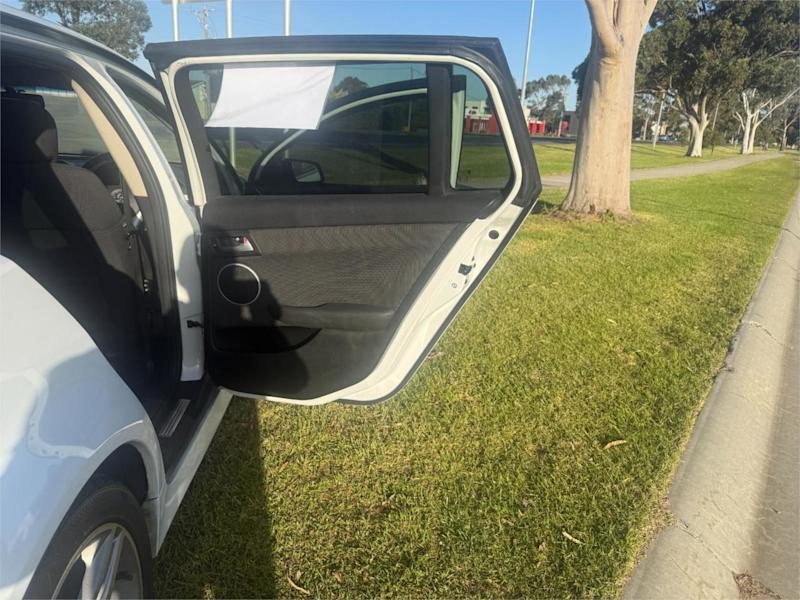 2013 Holden Commodore VE II MY12.5 SV6 Z-Series White 6 Speed Automatic Sportswagon62937623270017114