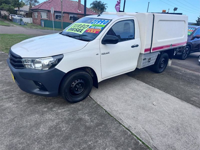 2017 Toyota Hilux GUN122R MY17 Workmate White 5 Speed Manual Cab Chassis62882736342273113