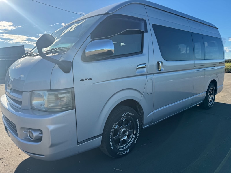 2007 *4WD* TOYOTA HIACE SLWB 2.7 petrol auto, 88 kms! 4x462935684530305112